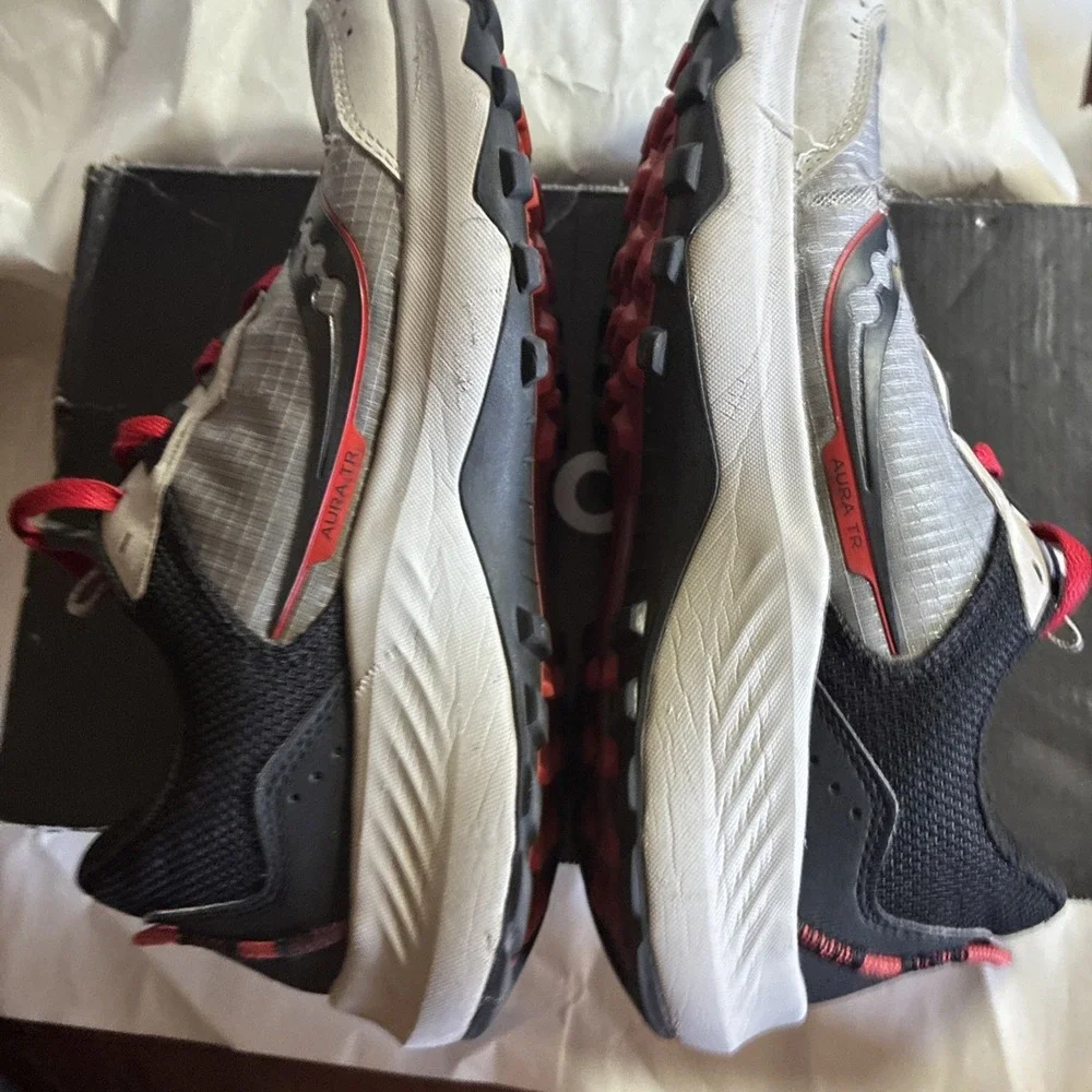 SAUCONY AURA TR Men's Trail Gray/ Red Running Wide Width Sz 9.5